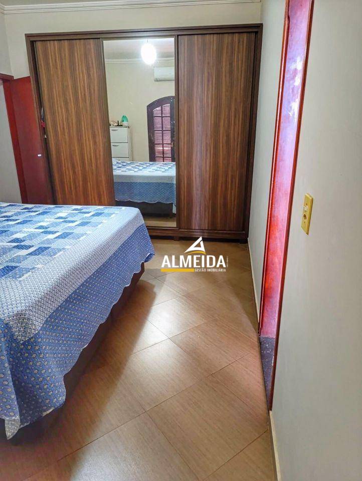 Casa, 2 quartos, 203 m² - Foto 3