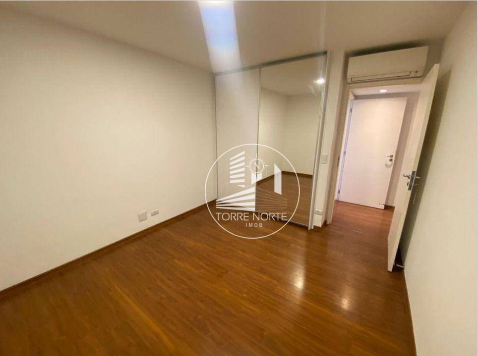 Apartamento para alugar com 3 quartos, 215m² - Foto 13