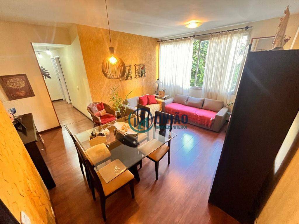 Apartamento à venda com 3 quartos, 95m² - Foto 2