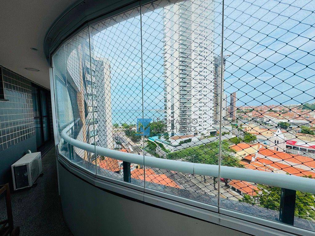 Apartamento à venda com 3 quartos, 220m² - Foto 4