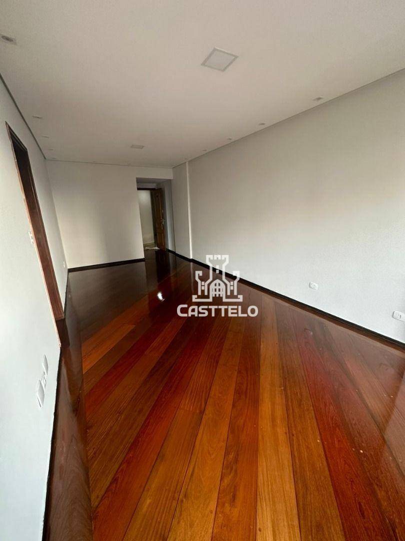 Apartamento à venda com 3 quartos, 140m² - Foto 3