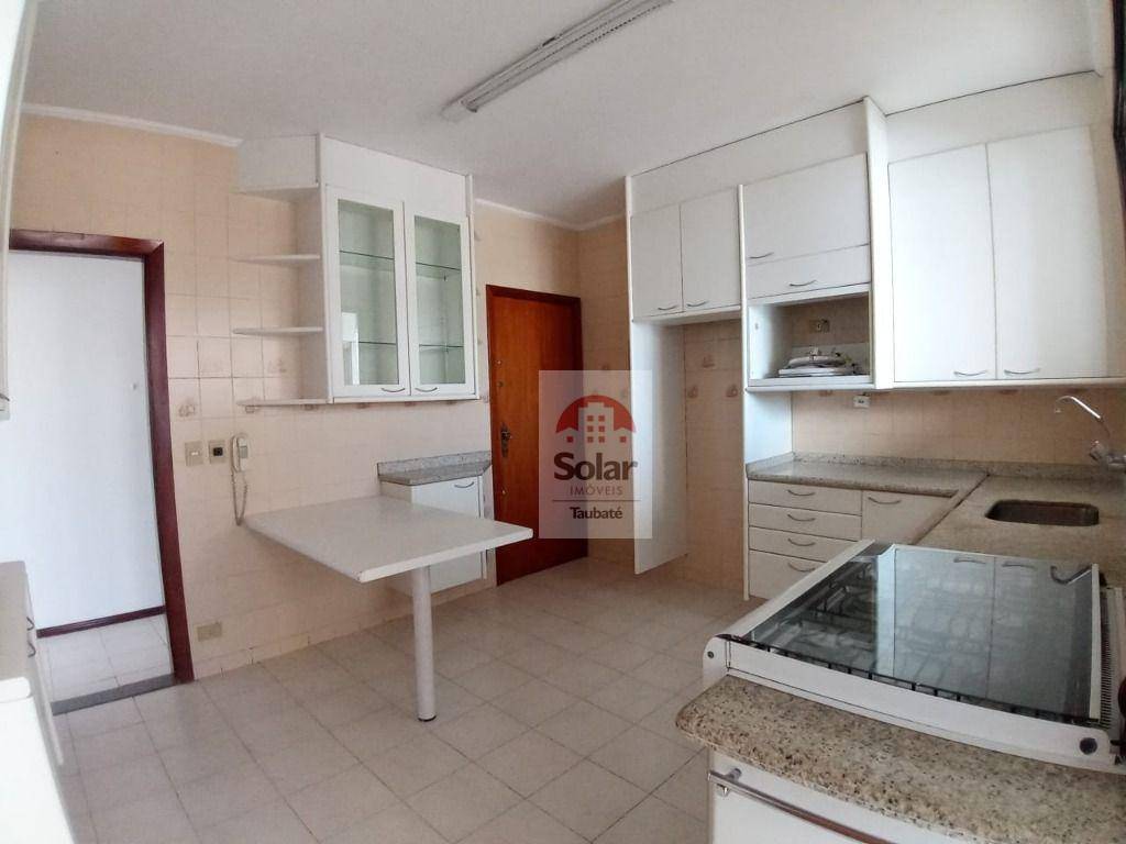 Apartamento à venda com 3 quartos, 140m² - Foto 4