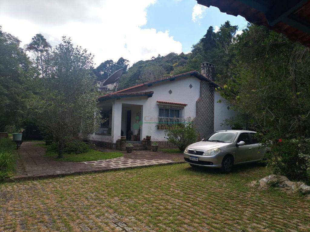 Casa de Condomínio à venda com 4 quartos, 250m² - Foto 2