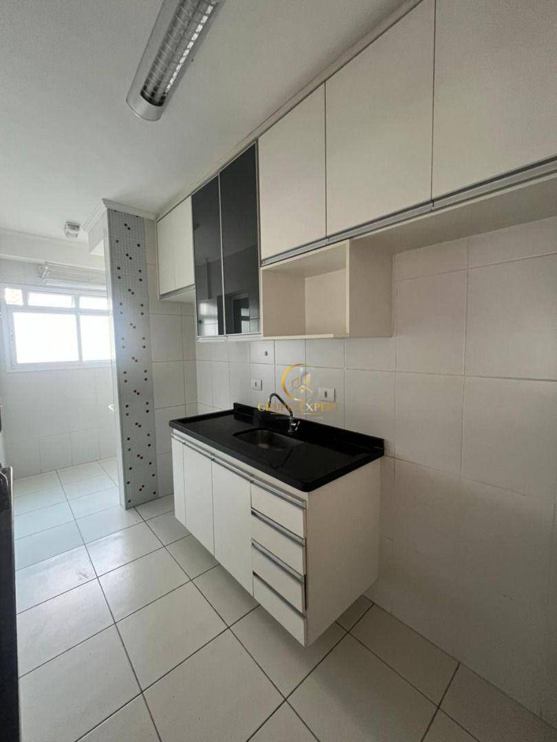 Apartamento para alugar com 2 quartos, 72m² - Foto 11