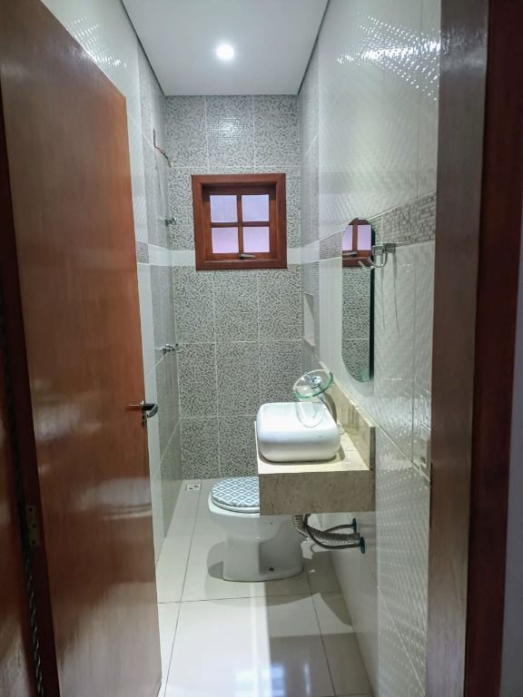 Casa de Condomínio para alugar com 3 quartos, 120m² - Foto 3