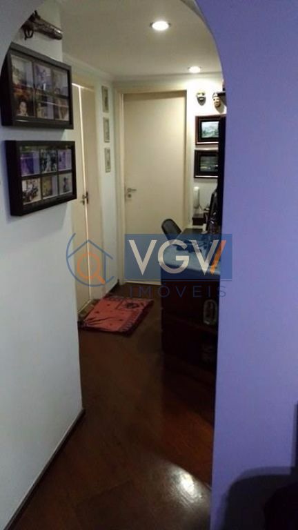 Apartamento à venda com 2 quartos, 65m² - Foto 3