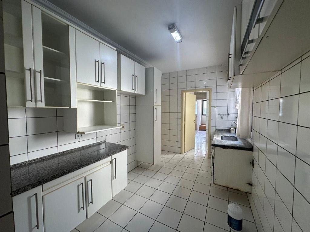 Apartamento para alugar com 4 quartos, 137m² - Foto 6