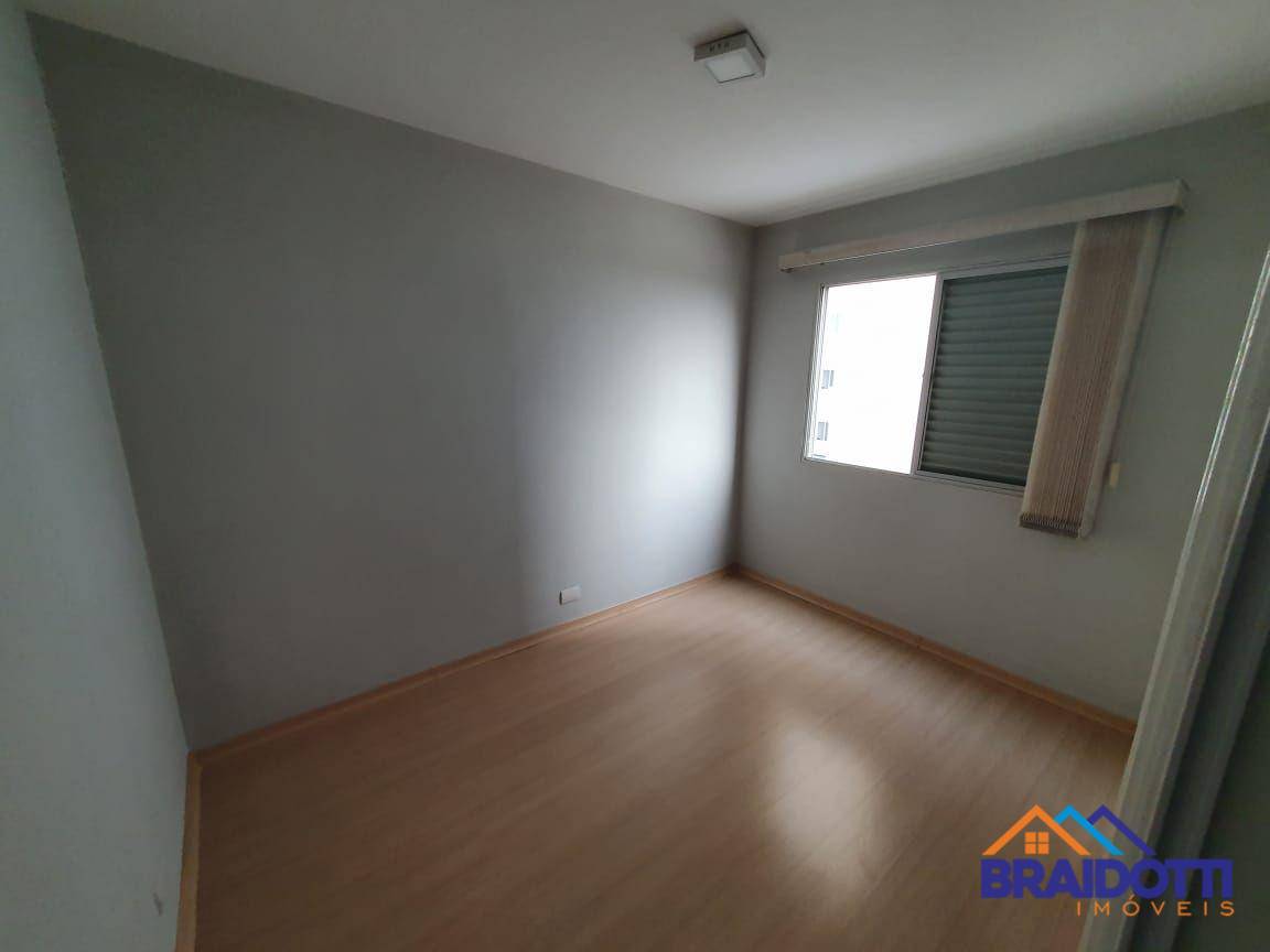 Apartamento à venda com 2 quartos, 42m² - Foto 2