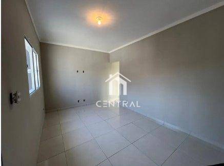 Casa à venda com 2 quartos, 55m² - Foto 5