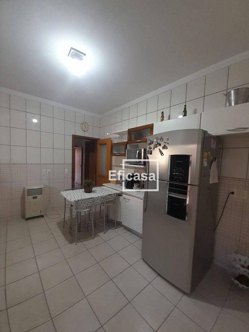 Casa à venda com 3 quartos, 294m² - Foto 21