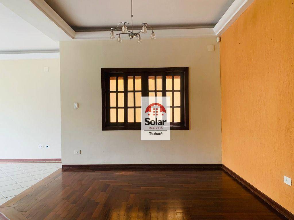 Casa à venda com 3 quartos, 224m² - Foto 2