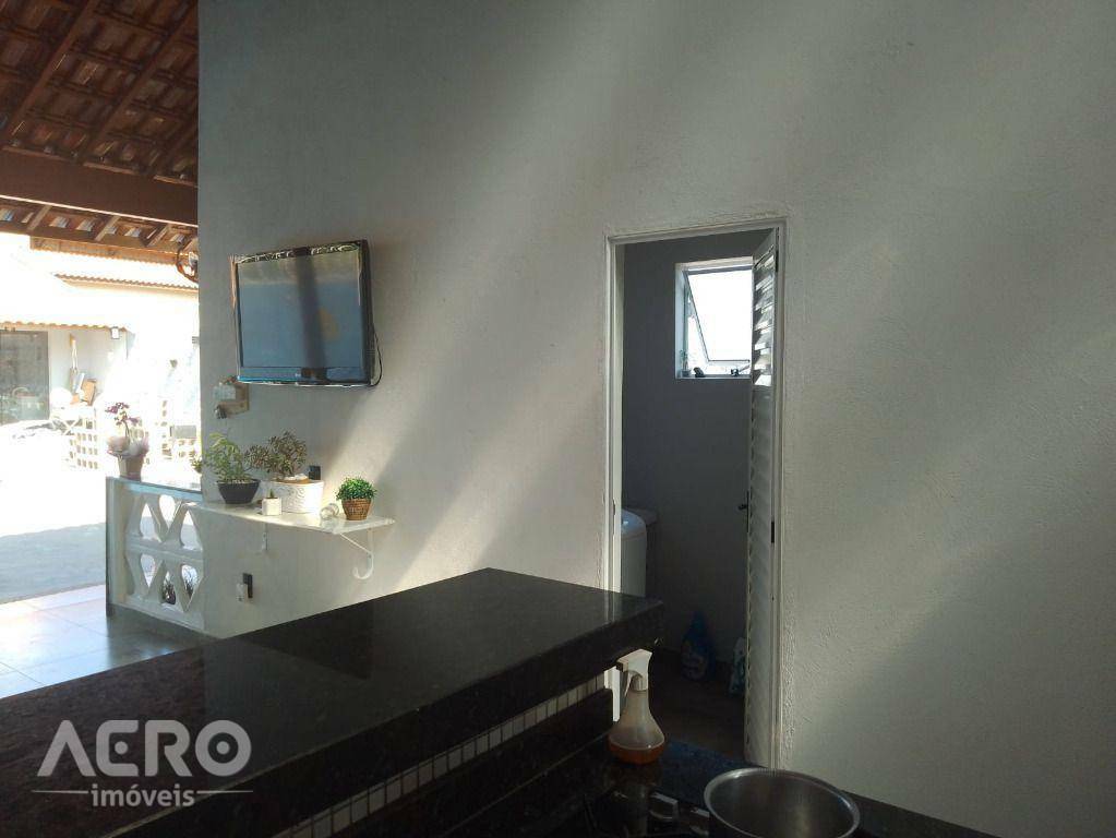 Casa à venda com 2 quartos, 130m² - Foto 12