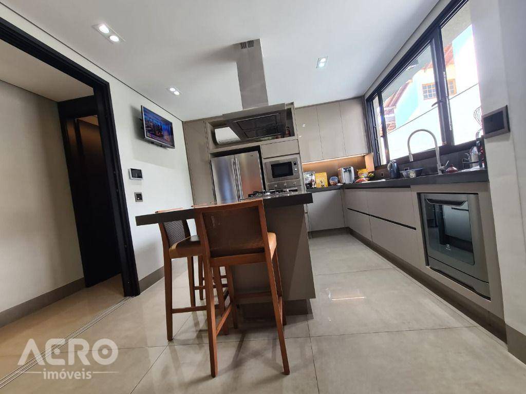 Casa à venda com 3 quartos, 600m² - Foto 19