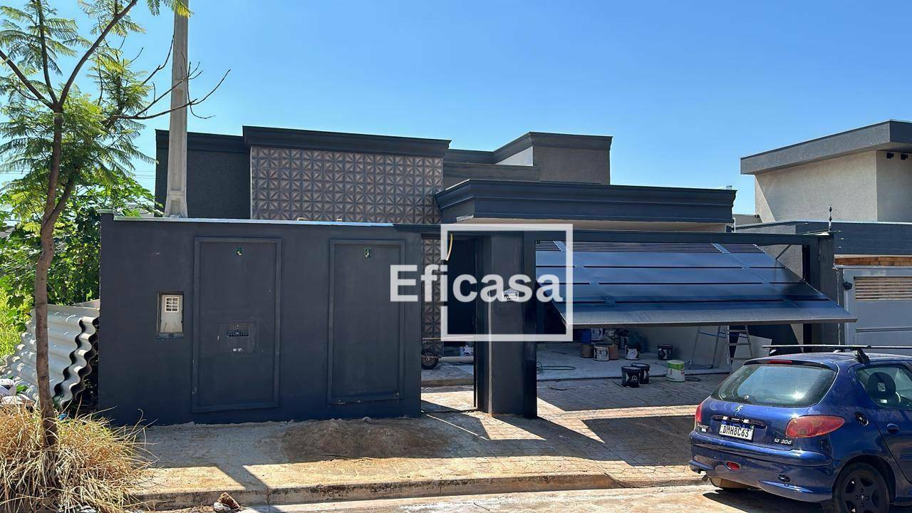 Casa à venda com 3 quartos, 131m² - Foto 1