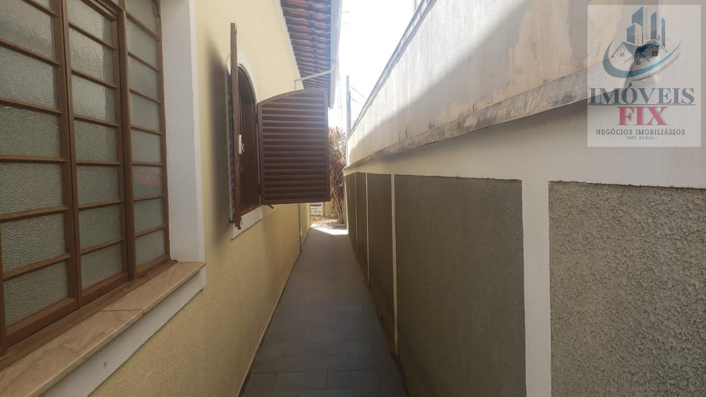 Casa à venda com 3 quartos, 208m² - Foto 5