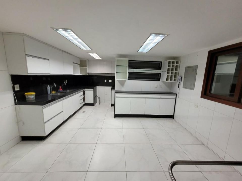 Apartamento à venda com 4 quartos, 210m² - Foto 10