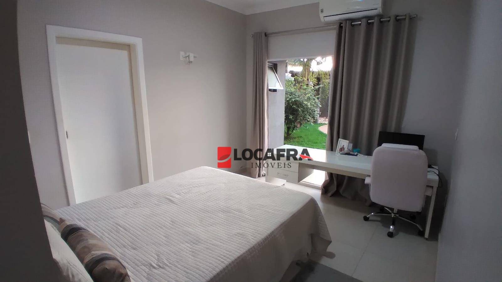 Casa de Condomínio à venda com 3 quartos, 218m² - Foto 18