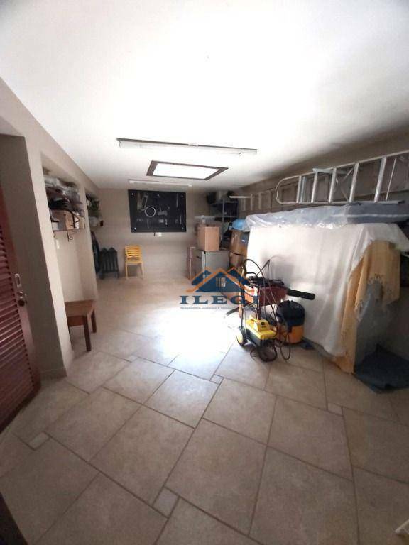 Casa de Condomínio à venda com 4 quartos, 661m² - Foto 35