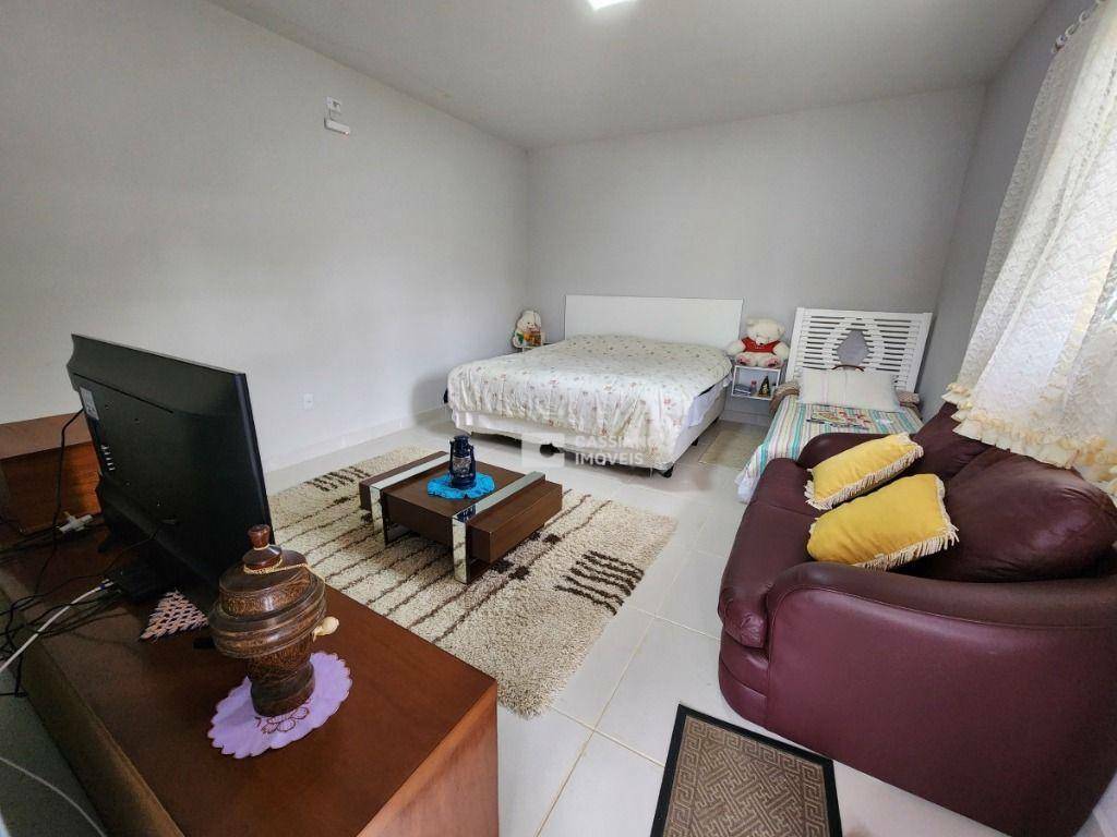 Chácara à venda com 4 quartos, 2500M2 - Foto 8