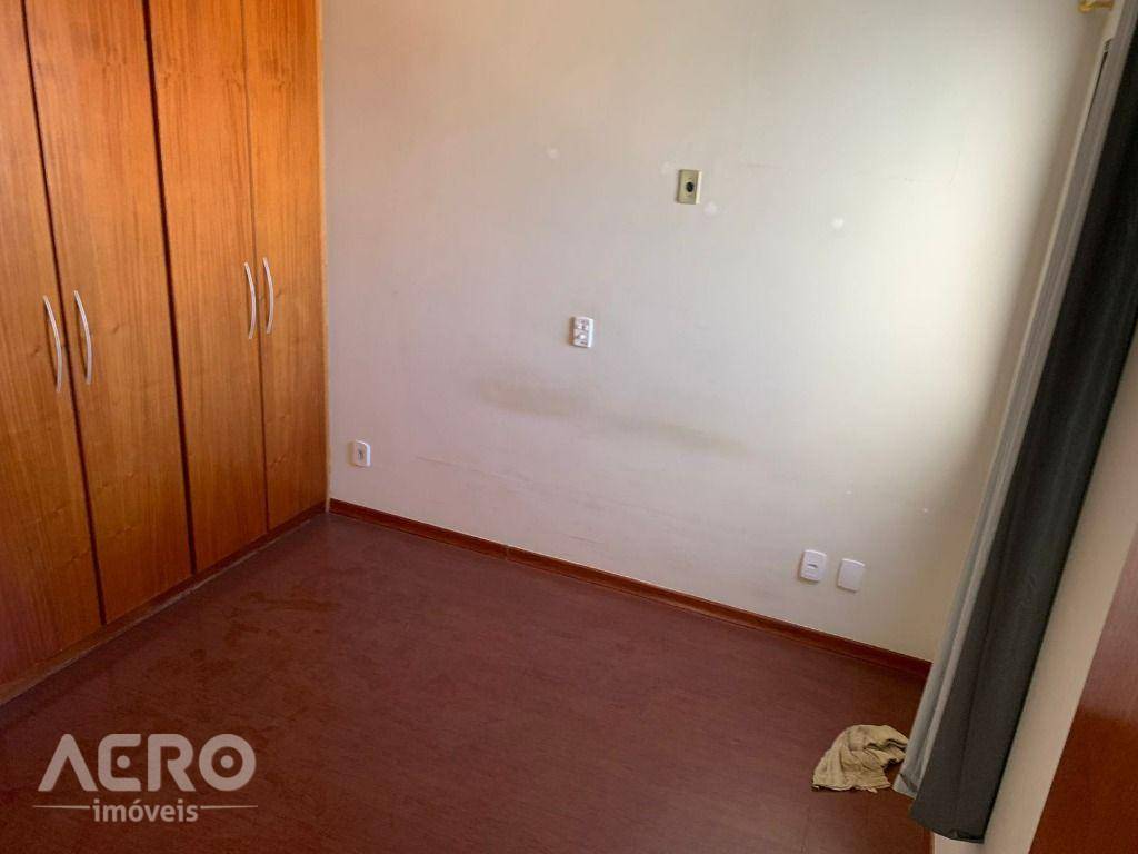 Apartamento à venda com 3 quartos, 90m² - Foto 6