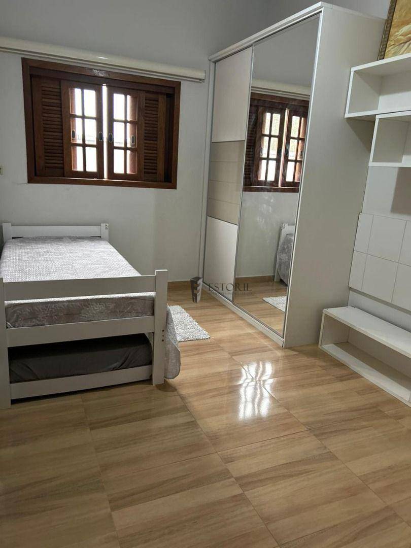 Casa à venda com 3 quartos, 200m² - Foto 17