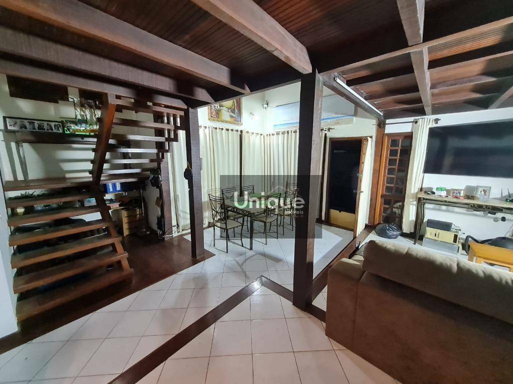 Casa à venda com 4 quartos, 153m² - Foto 8