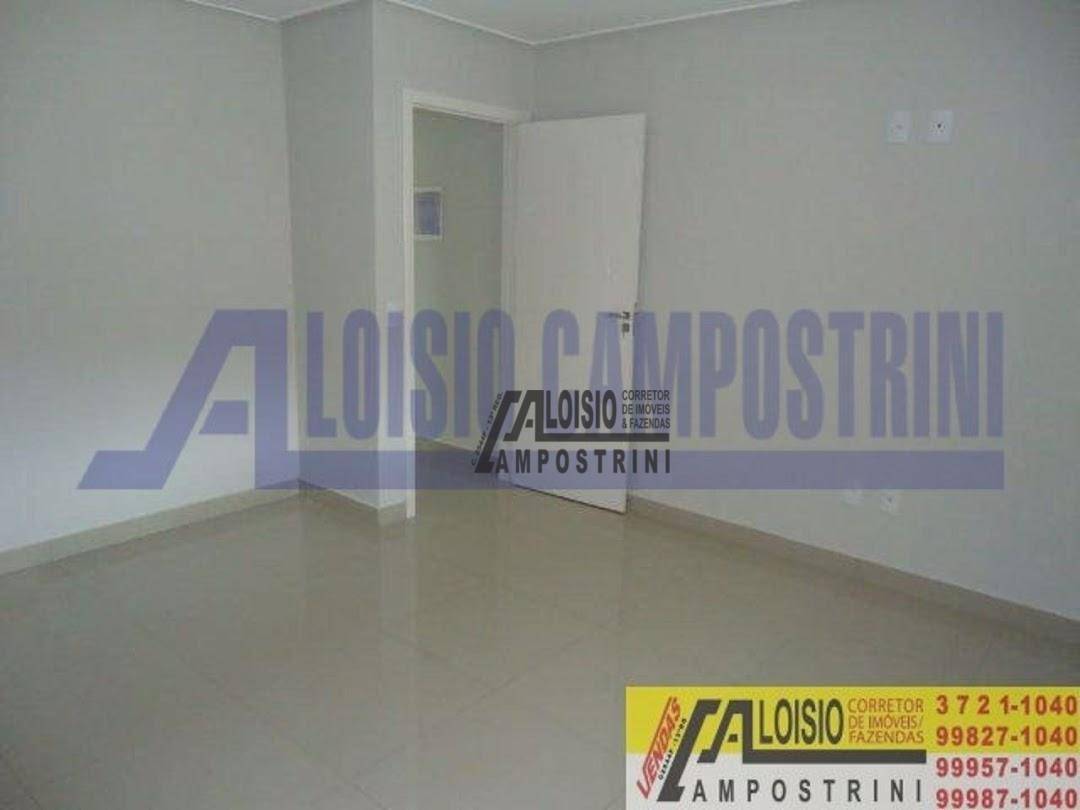 Casa à venda com 3 quartos, 240m² - Foto 8