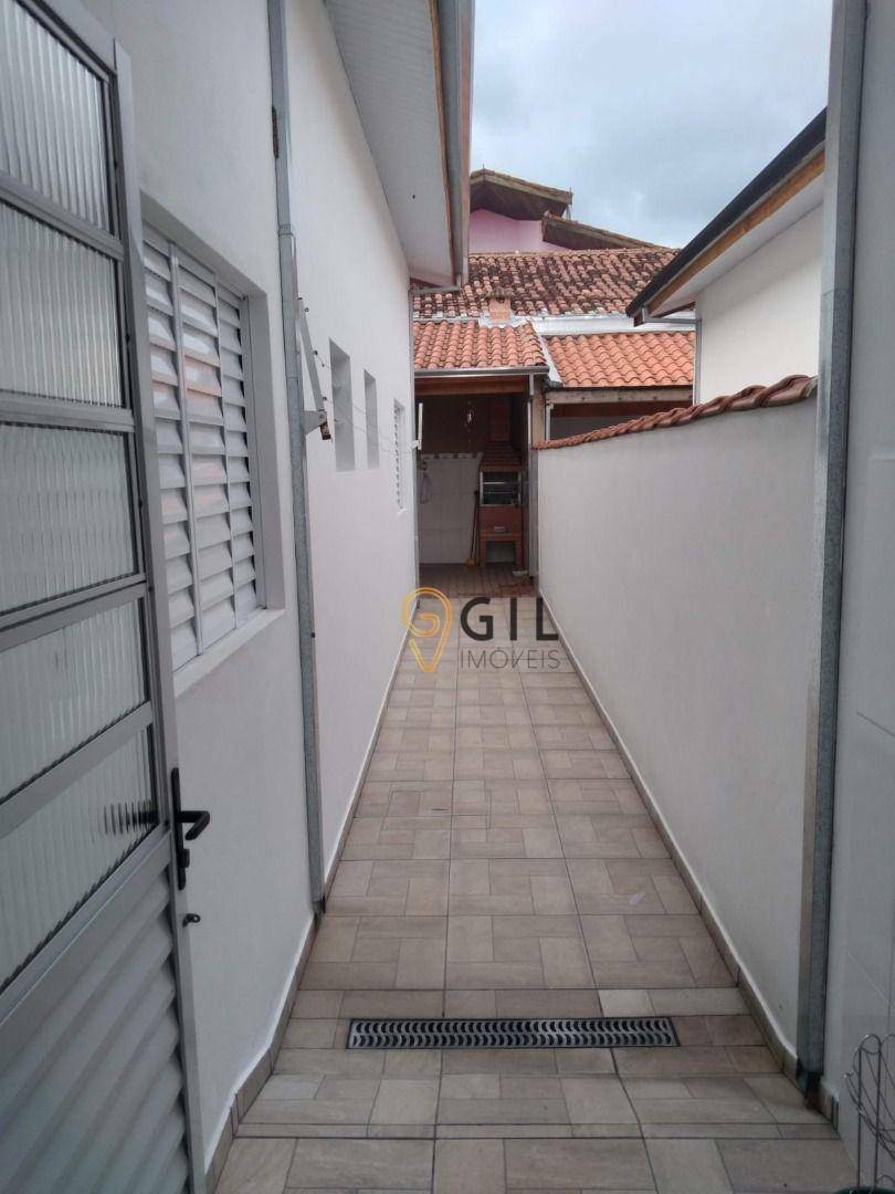 Casa à venda com 2 quartos, 90m² - Foto 4