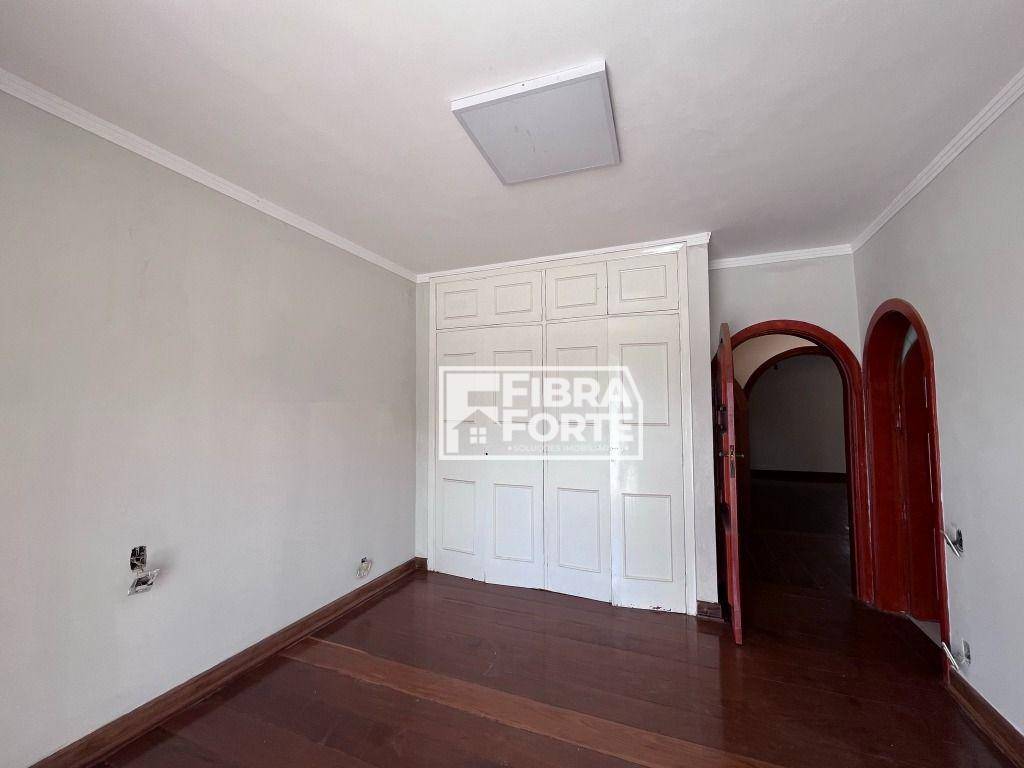 Casa para alugar com 18 quartos, 905m² - Foto 15