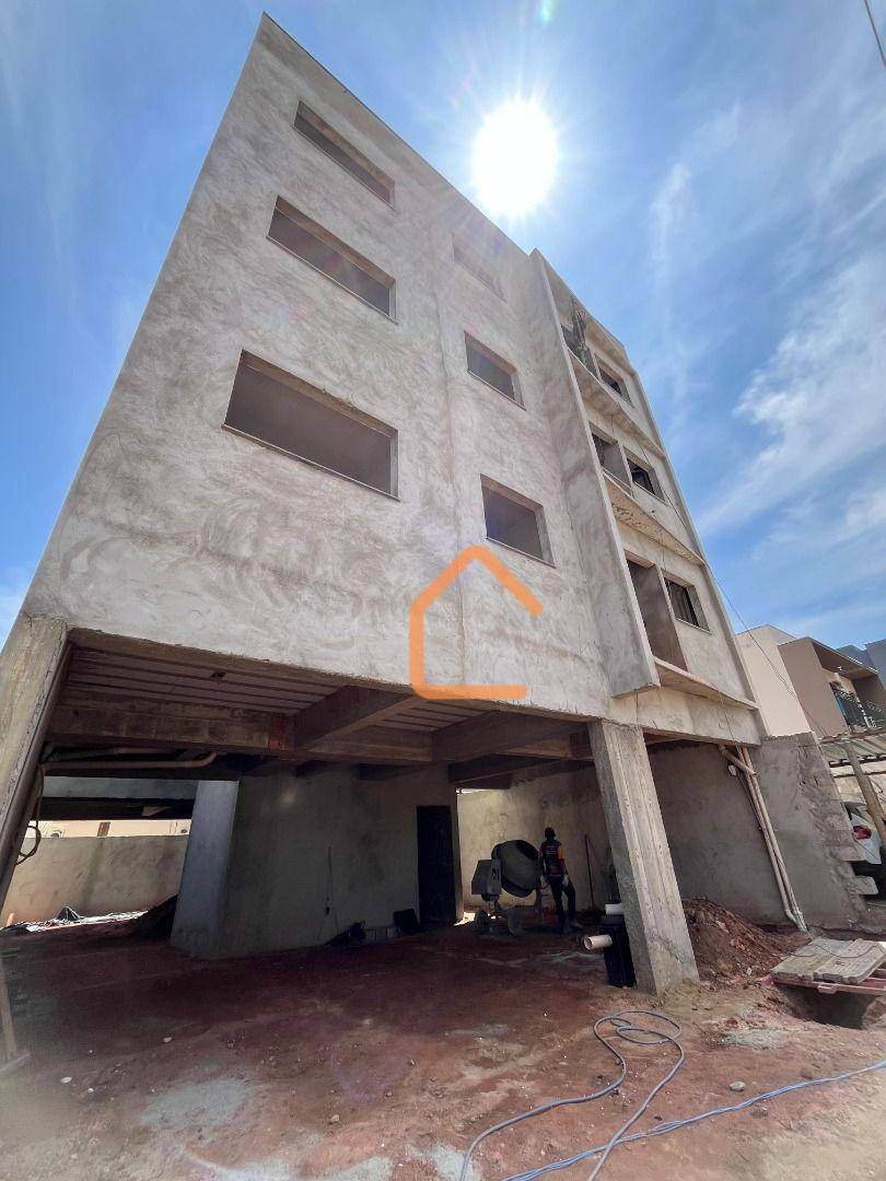 Apartamento à venda com 2 quartos, 62m² - Foto 2