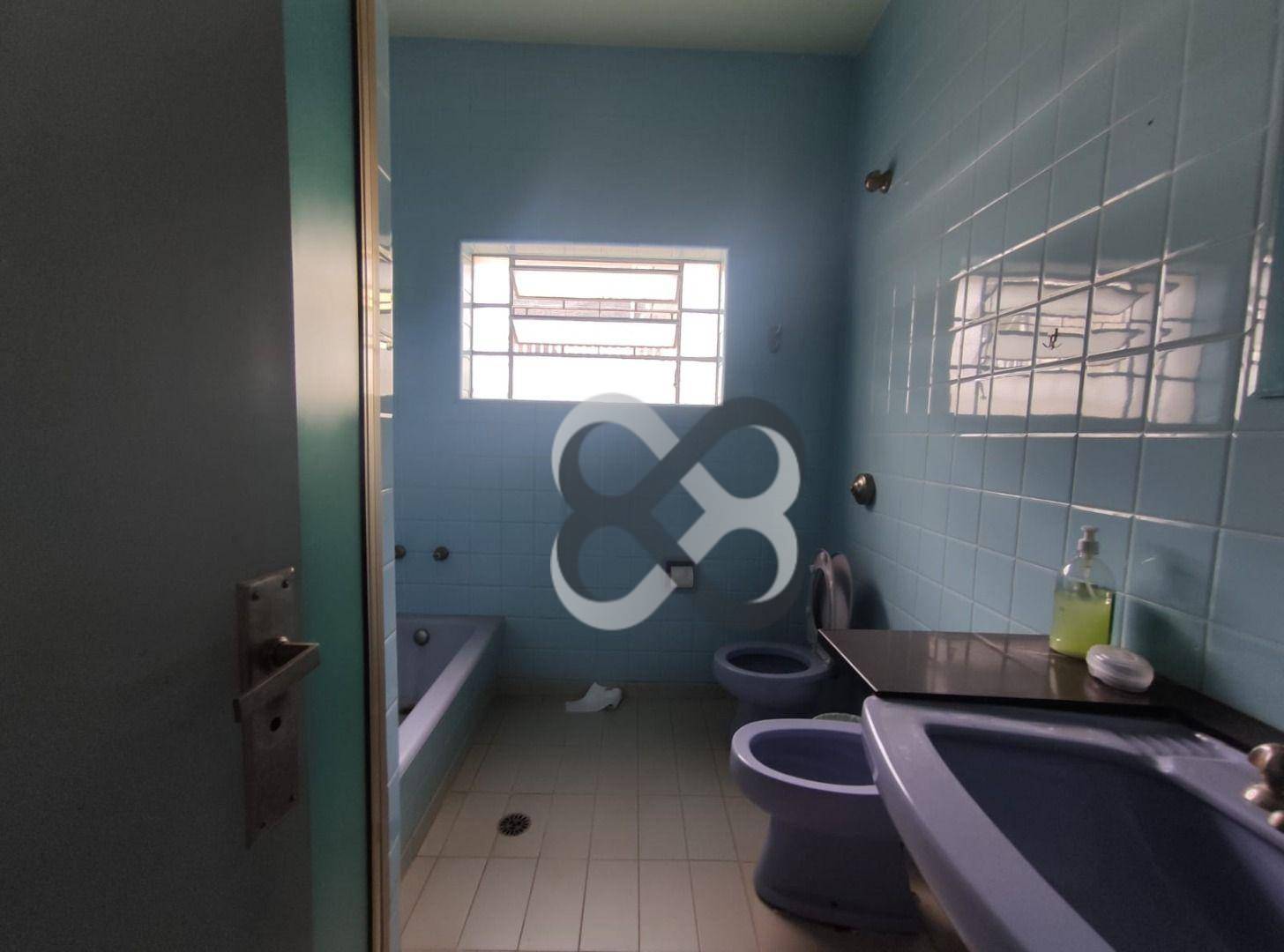 Casa para alugar com 8 quartos, 300m² - Foto 17