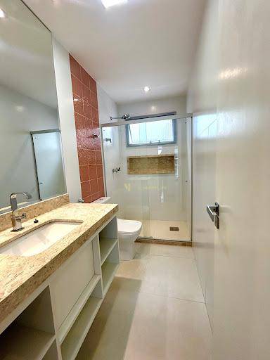 Apartamento à venda com 4 quartos, 254m² - Foto 2