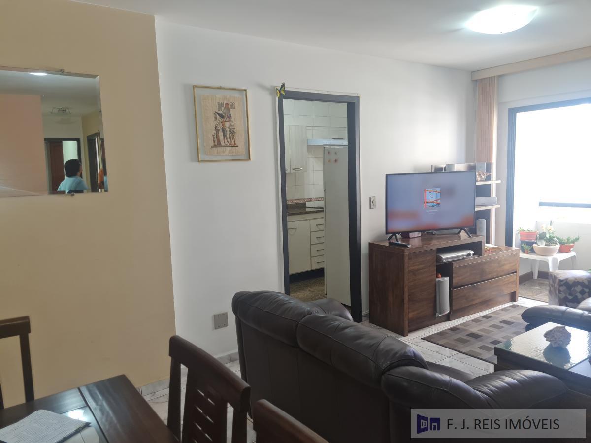 Apartamento à venda com 3 quartos, 87m² - Foto 4