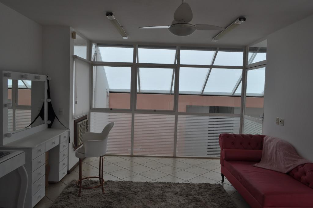 Casa à venda com 3 quartos, 196m² - Foto 36