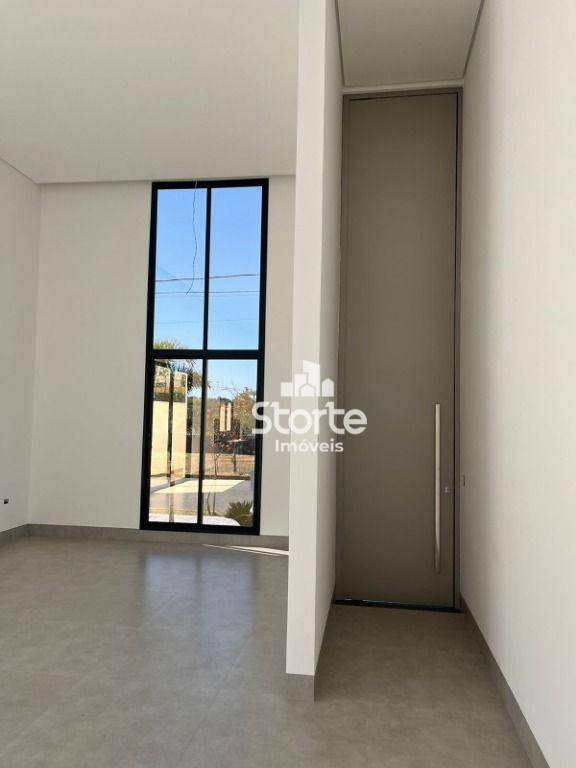 Casa à venda com 4 quartos, 230m² - Foto 3