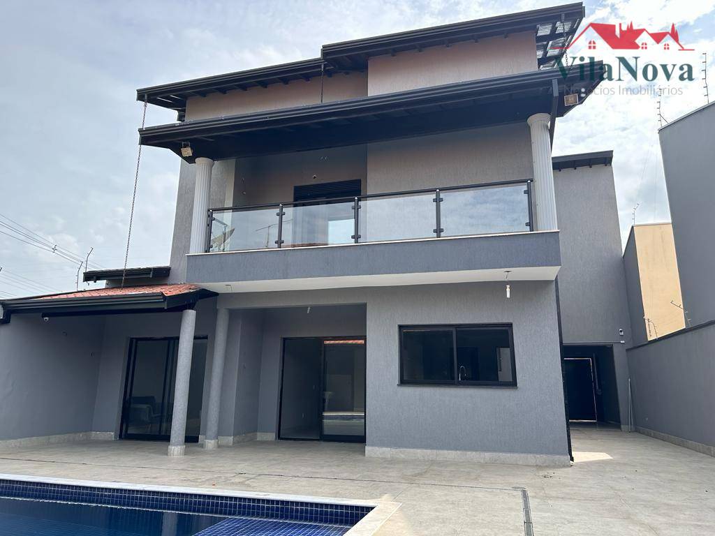 Casa à venda com 3 quartos, 295m² - Foto 1