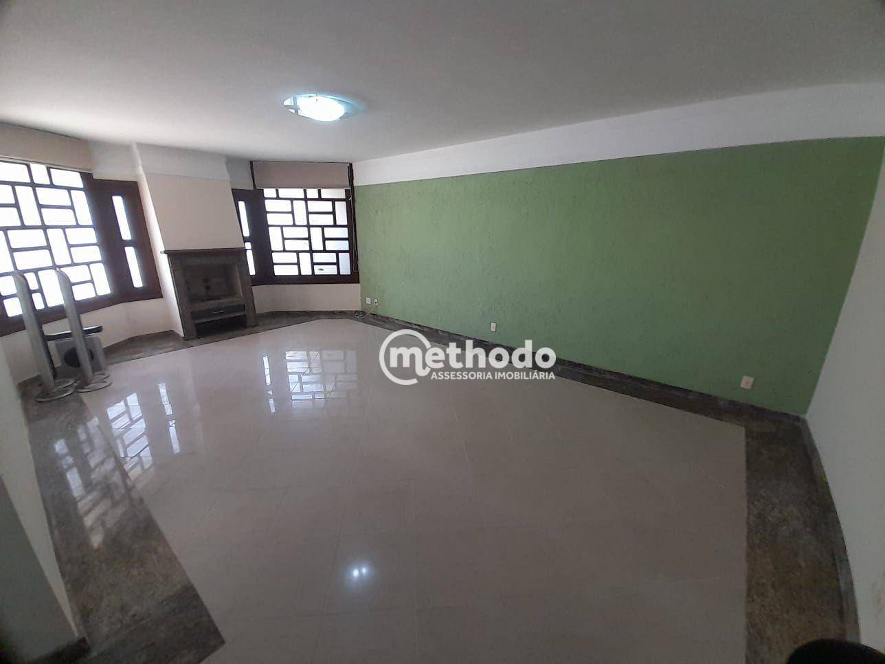 Casa à venda com 3 quartos, 177m² - Foto 1