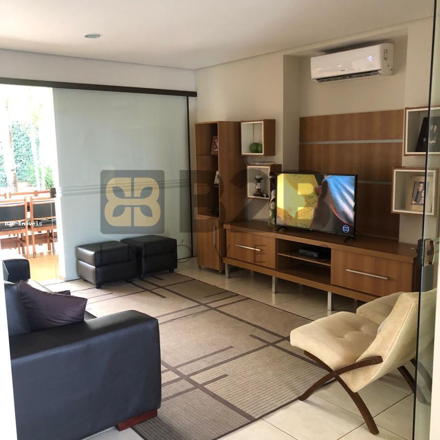 Casa à venda com 3 quartos, 270m² - Foto 7