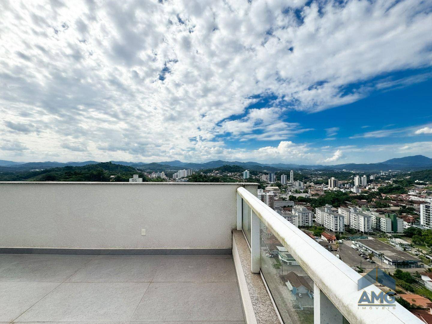 Apartamento, 3 quartos, 220 m² - Foto 2