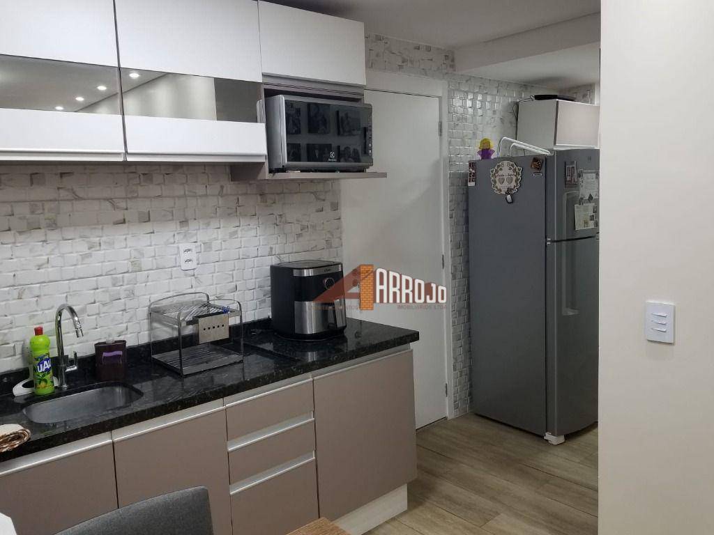 Apartamento à venda com 2 quartos, 38m² - Foto 14