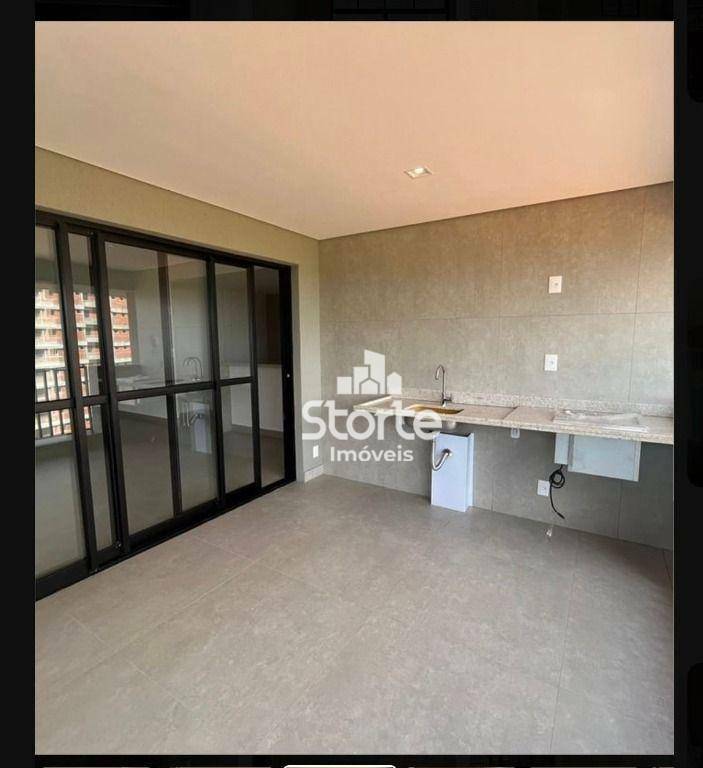 Apartamento para alugar com 3 quartos, 117m² - Foto 2