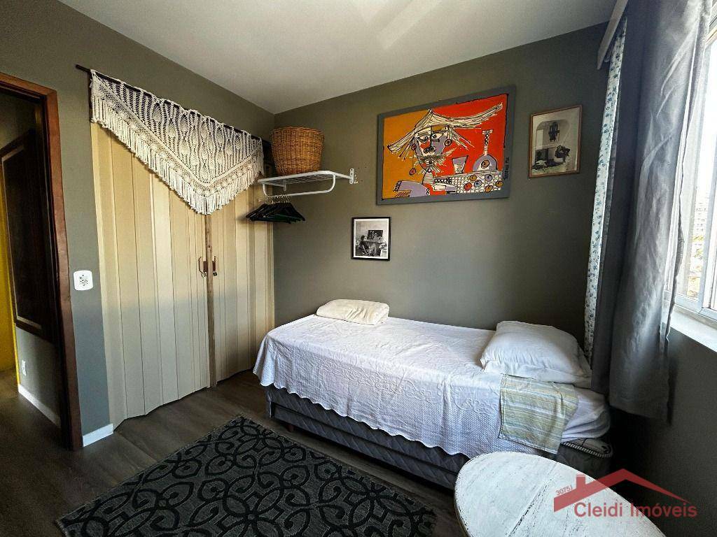 Apartamento para alugar com 3 quartos, 80m² - Foto 9