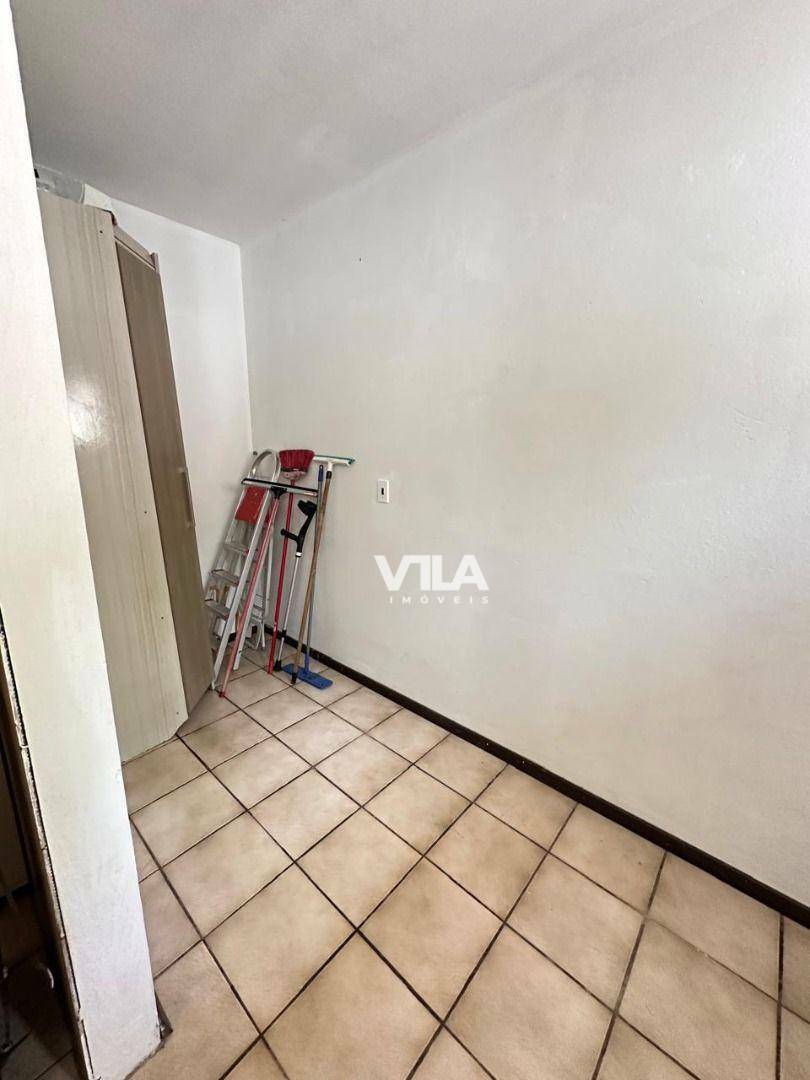 Casa à venda e aluguel com 5 quartos, 246m² - Foto 41