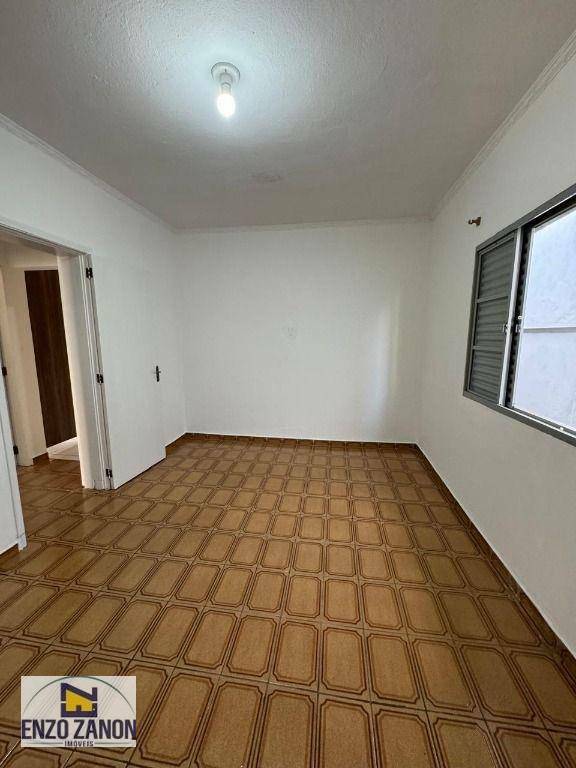 Casa para alugar com 2 quartos, 120m² - Foto 17