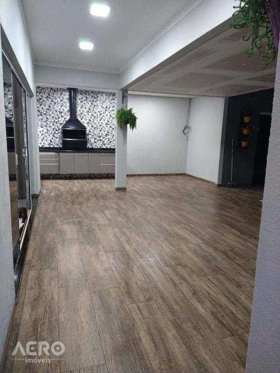 Casa de Condomínio à venda com 3 quartos, 339m² - Foto 5