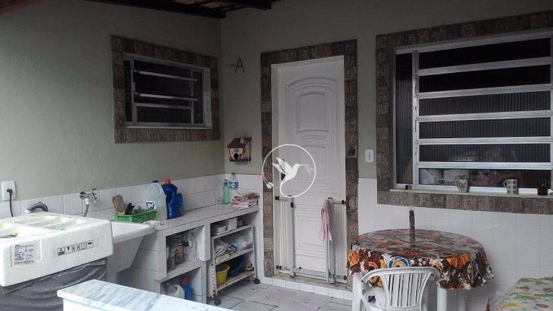 Casa à venda com 4 quartos, 200m² - Foto 33