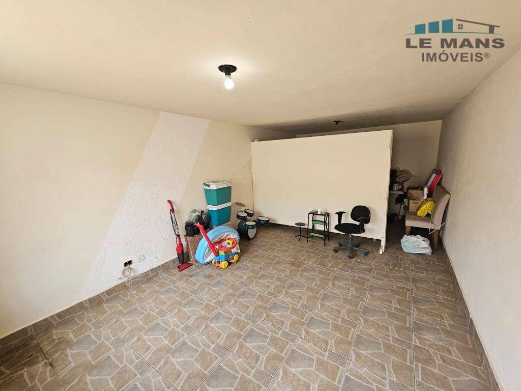 Casa à venda com 2 quartos, 100m² - Foto 12