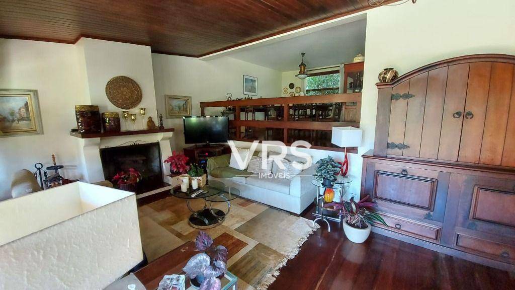 Casa à venda com 5 quartos, 271m² - Foto 7