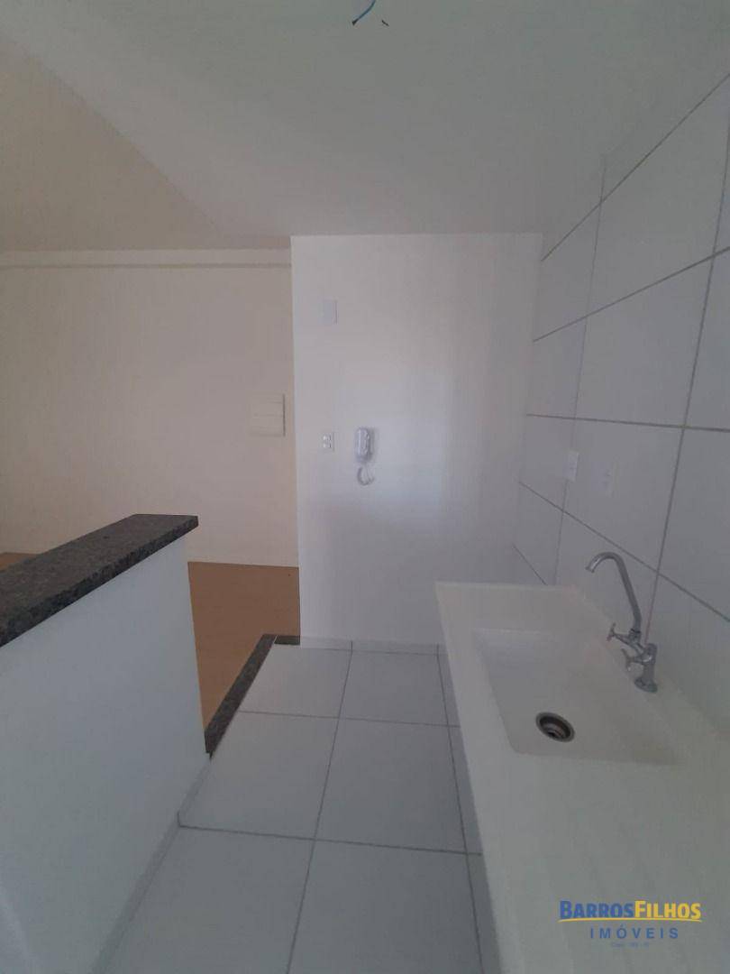 Apartamento para alugar com 2 quartos, 50m² - Foto 12