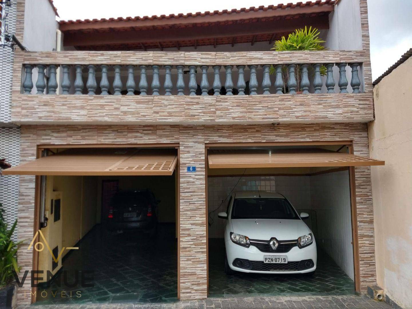 Sobrado à venda com 3 quartos, 254m² - Foto 1